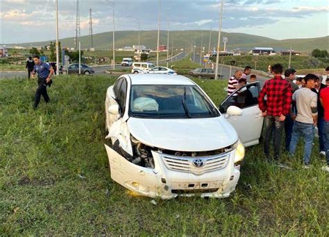 Erzincan’daki trafik kazasında 3 kişi yaralandı - Son Dakika Haberleri